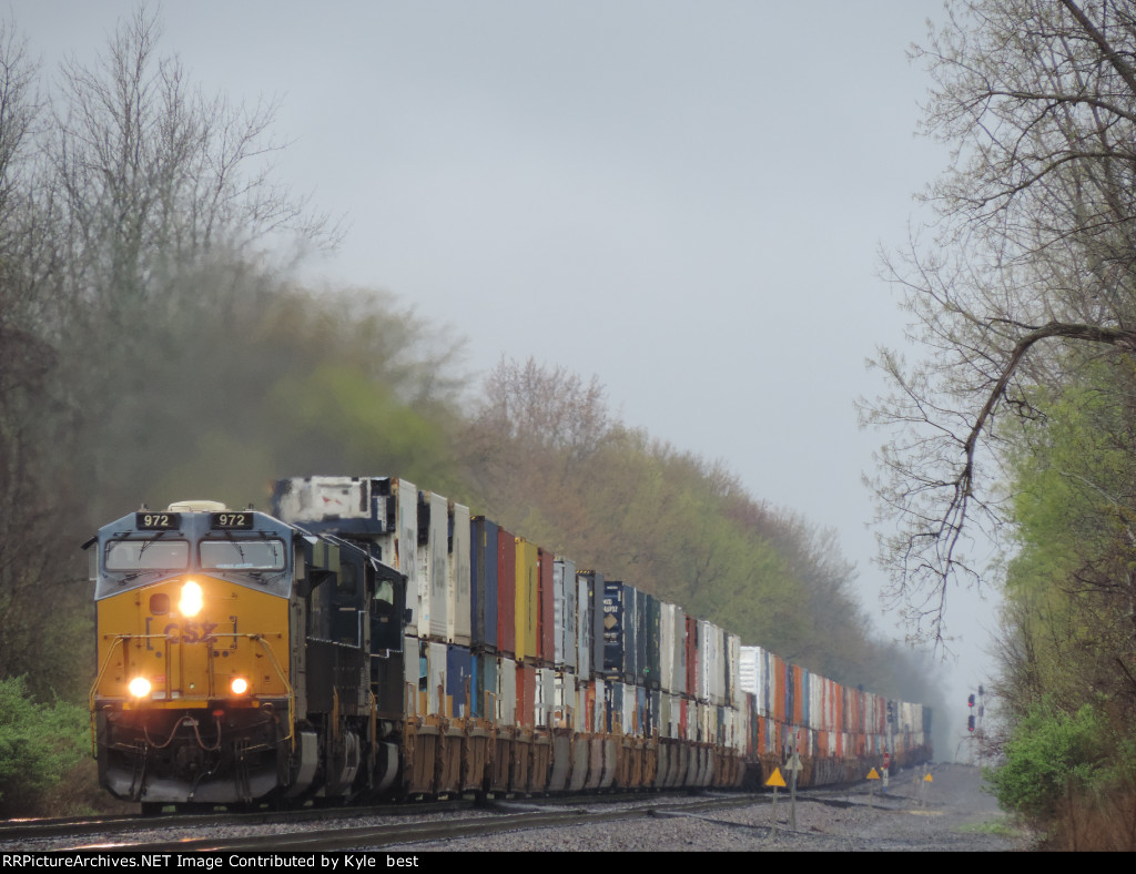 CSX 972 on I004